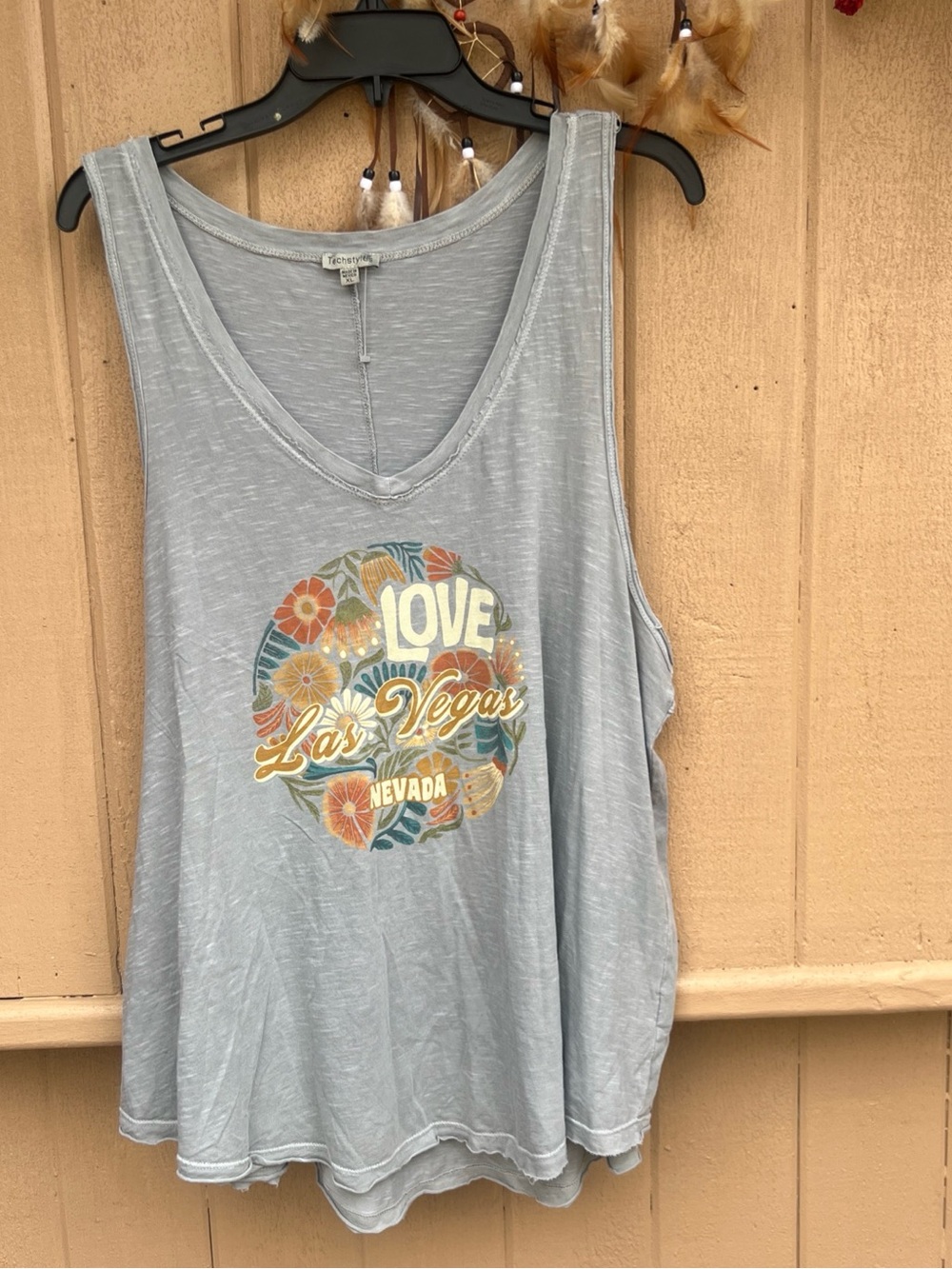 Techstyles Sportwear “LOVE LAS VEGAS”  Trendy Racerback Tank Top  XL 💯 Cotton